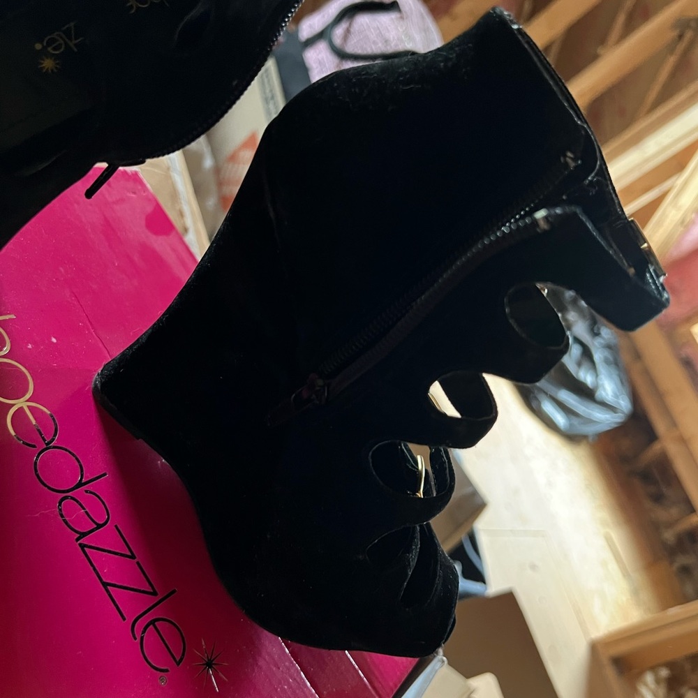 Shoedazzle Babe size 6.5